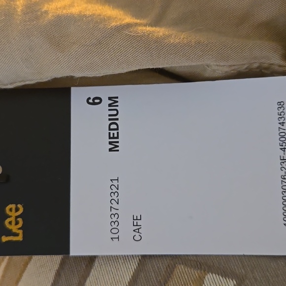 NWT Lee capris relaxed fit mid rise - Picture 2 of 4